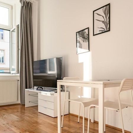 Comfortable 3Br Shared Apart. - Suitable For Long Stays Wien Eksteriør billede